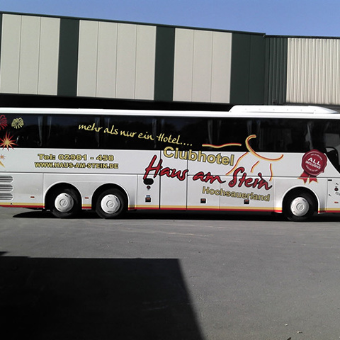 Bus-Beschriftung von Peismedia